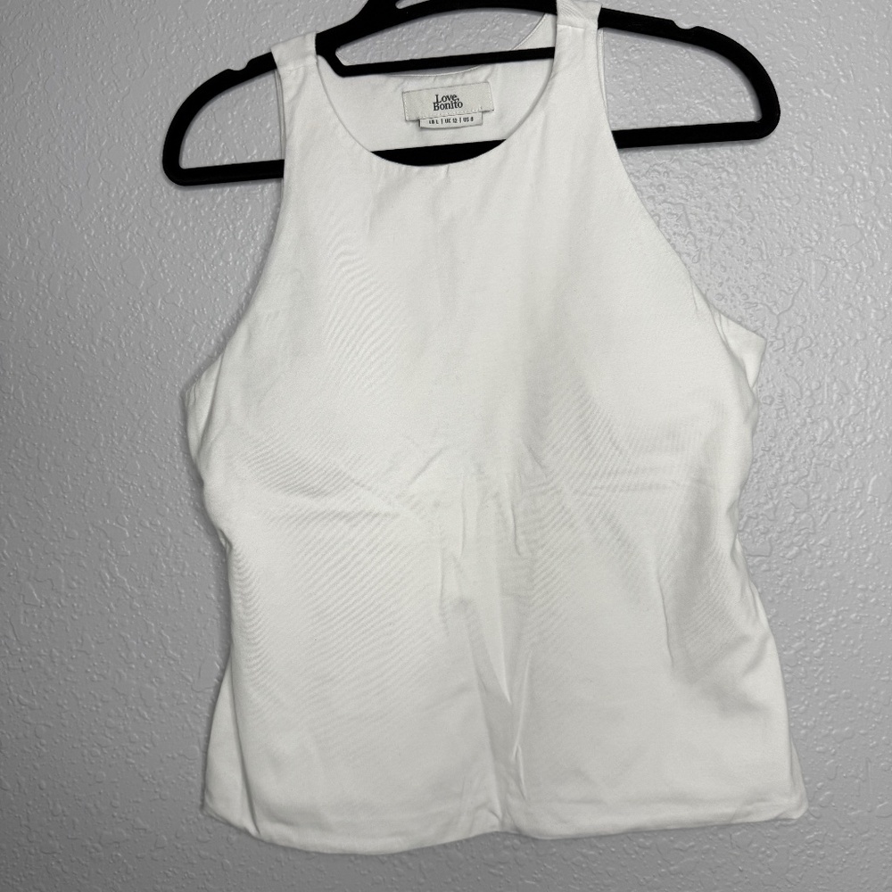Women's Love‎ Bonito White tank top with padding size 8 athletic casual -cp